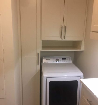 5050-LaundryRoom-AntiqueWhiteShaker-02