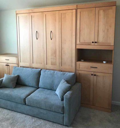5253-PanelBed-Chesterfield-Candlelightmaple-01