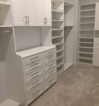 5283-Closet-WhiteShaker-01