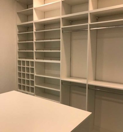 5310-Closet-WhiteShaker-04