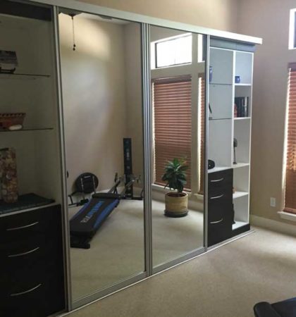5382-SlidingDoorsMurphyBed-MirroredGlass-01