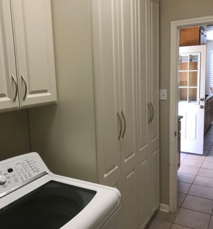 LaundryRoom-TraditionalAntiqueWhite-01