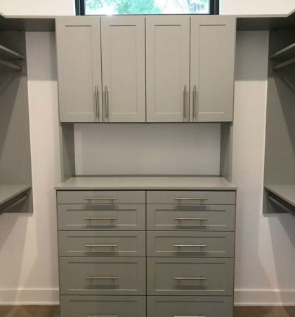 Grey-Shaker-Walk-In-3