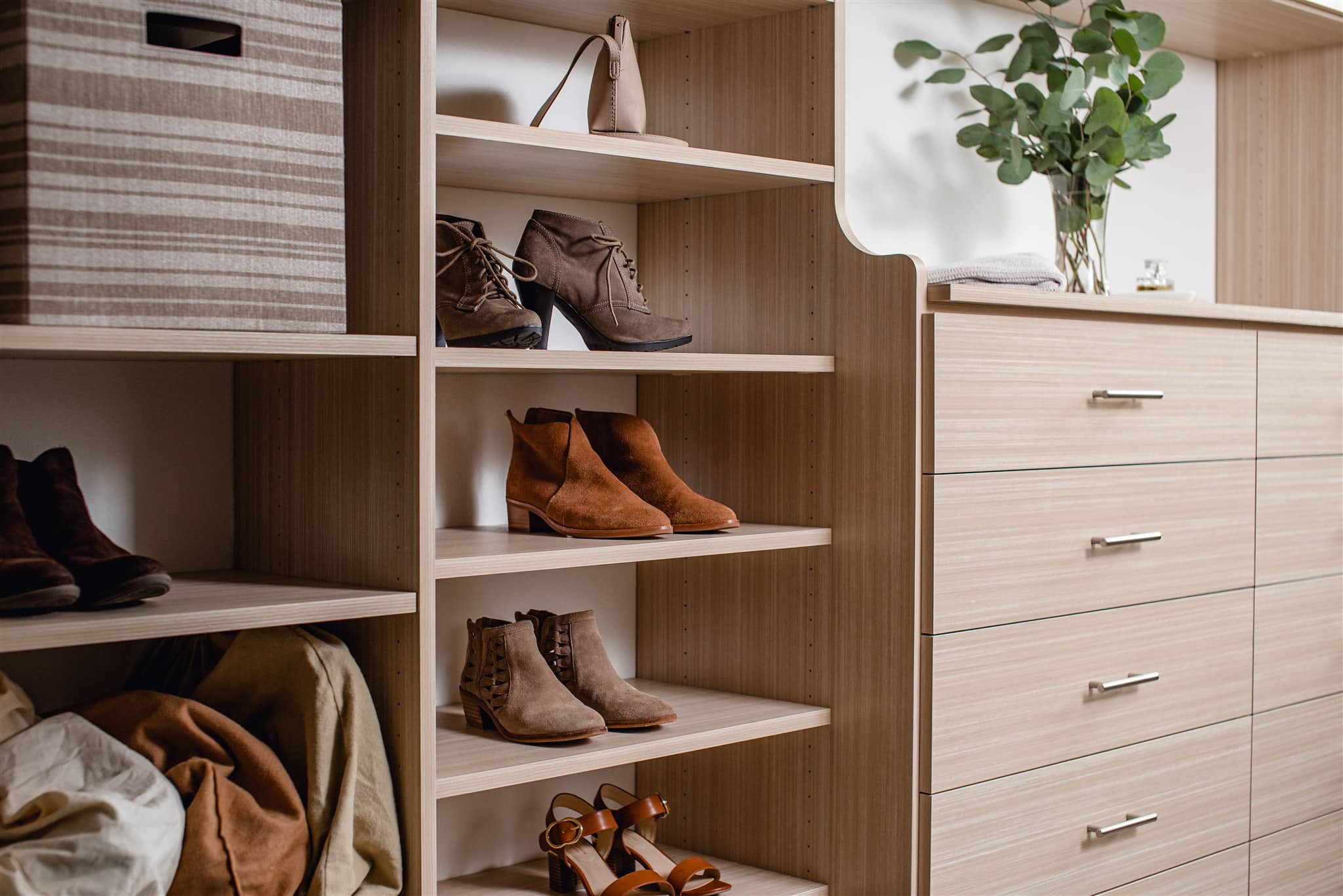 Our custom closet designs are flexible, functional, and stylish, creating a unique space in your home. Choose from accessories and features that heighten the look and functionality, individualized just for you. Discover versatile solutions for your home today!