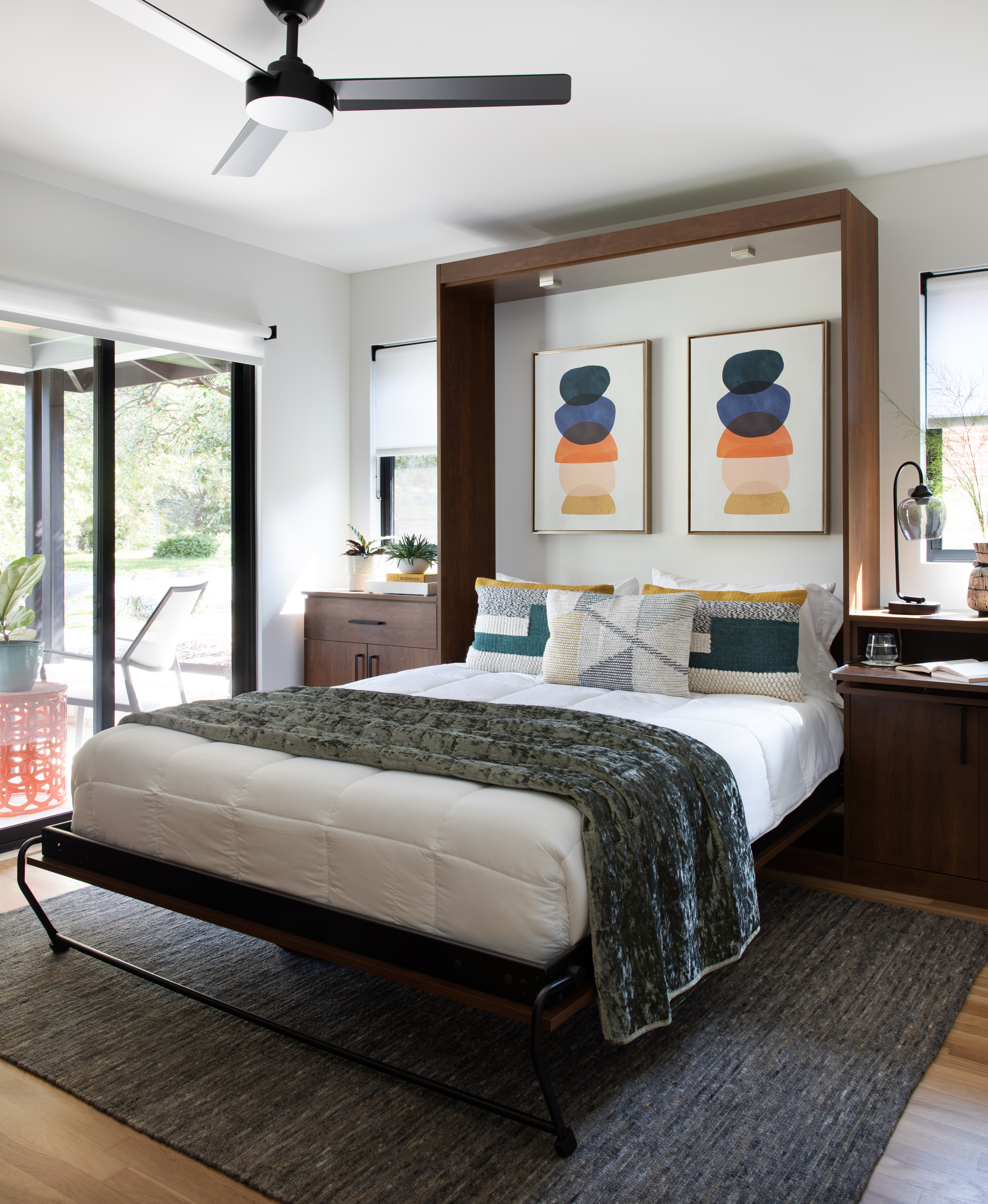 "Maximize space with our Murphy beds. Transform your room effortlessly from day to night, combining functionality and style. Discover versatile solutions for small spaces. Explore our Murphy bed collection now!"