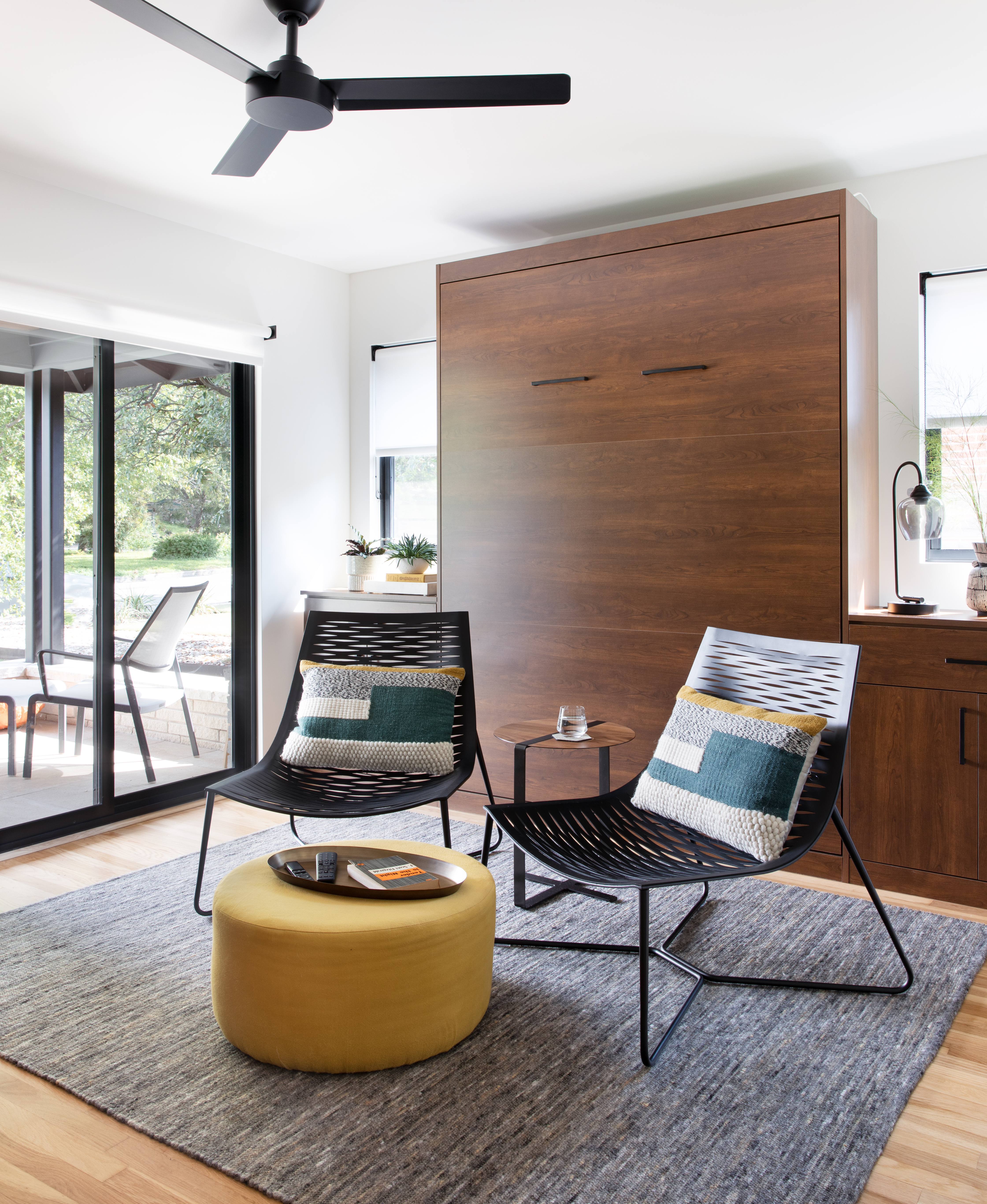 "Maximize space with our Murphy beds. Transform your room effortlessly from day to night, combining functionality and style. Discover versatile solutions for small spaces. Explore our Murphy bed collection now!"