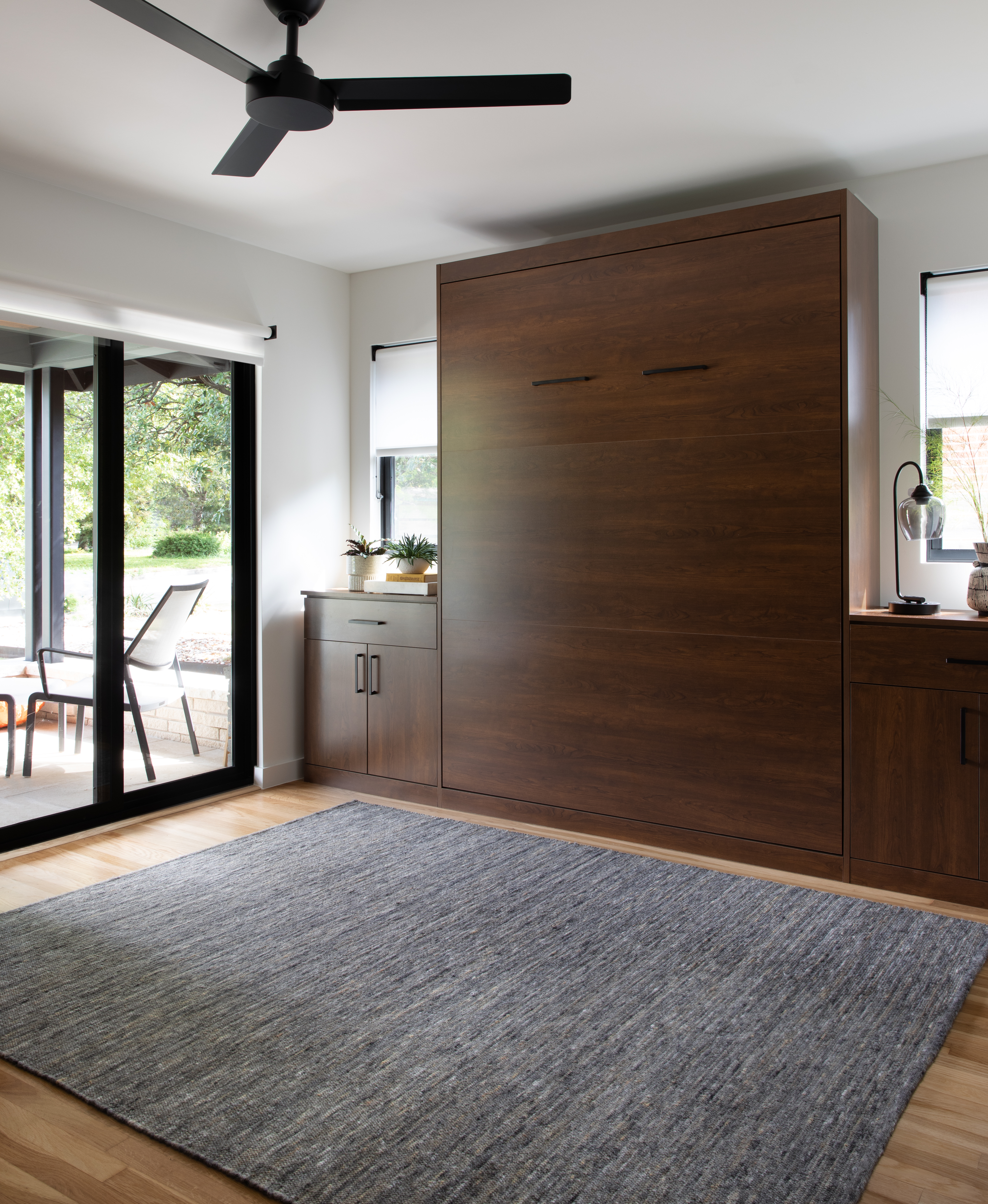 "Maximize space with our Murphy beds. Transform your room effortlessly from day to night, combining functionality and style. Discover versatile solutions for small spaces. Explore our Murphy bed collection now!"